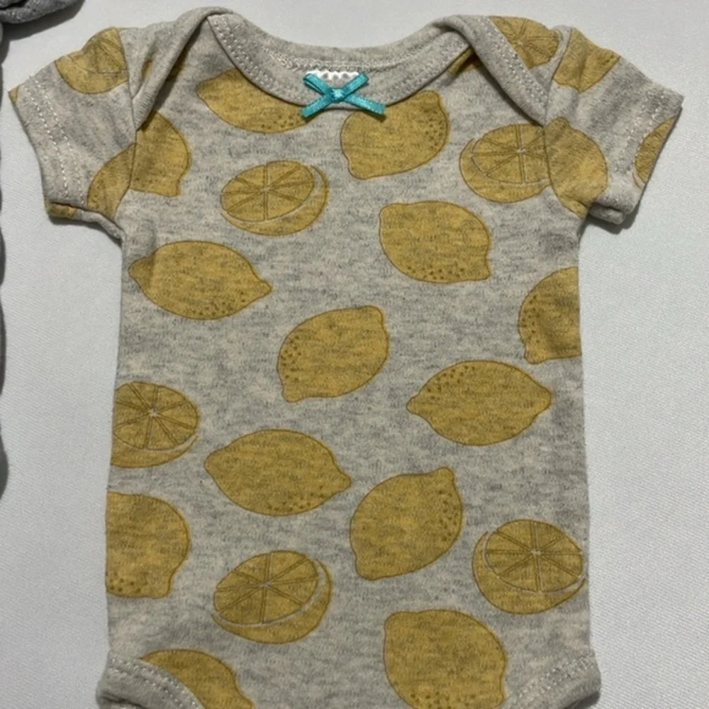 Set of 2‎ Modern Baby Jumpers Size 0-3 Months Bodysuits Tan/Lemons And Gray/Blue